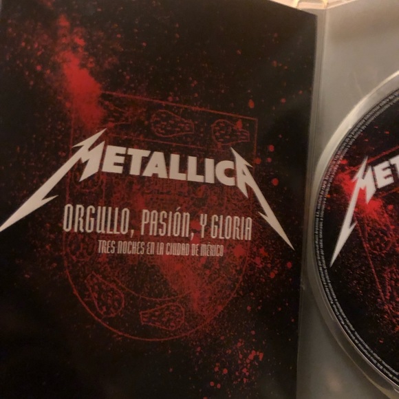 Metallica - Orgullo Pasion Y Gloria: Tres Noches En Mexico Live concert - Picture 5 of 10